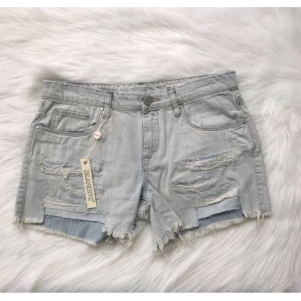 BlankNYC Tomboy Jean Sunbaked Distressed Shorts